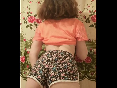 ❤️ Sexet ung babe laver en striptease ved at filme sine shorts på kamera ️❌ Porno vk at da.rusanalog.ru ️
